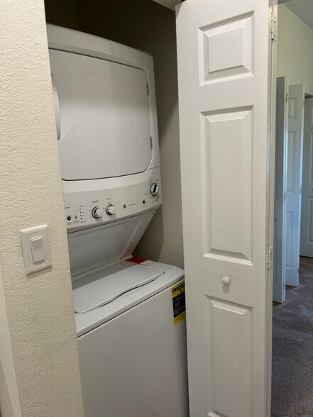 Building Photo - 9332 W 33rd Ln