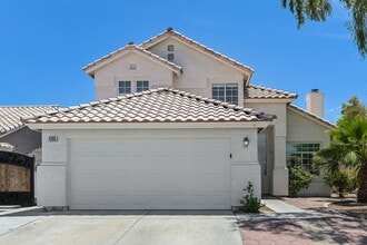 Building Photo - 2205 Farmouth Cir