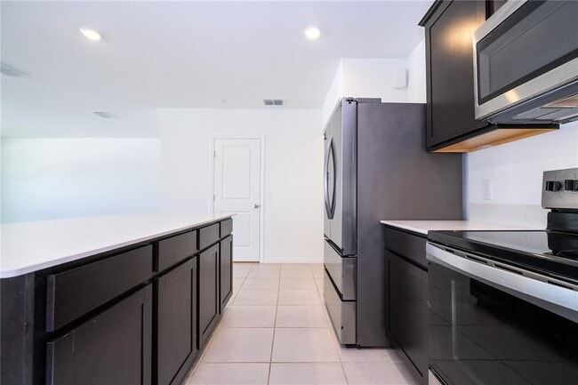 Building Photo - 471 Pine Tree Blvd