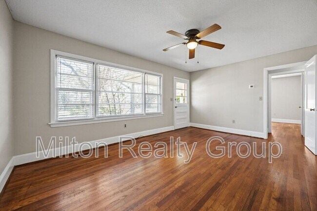 Building Photo - 1208 S 9th St