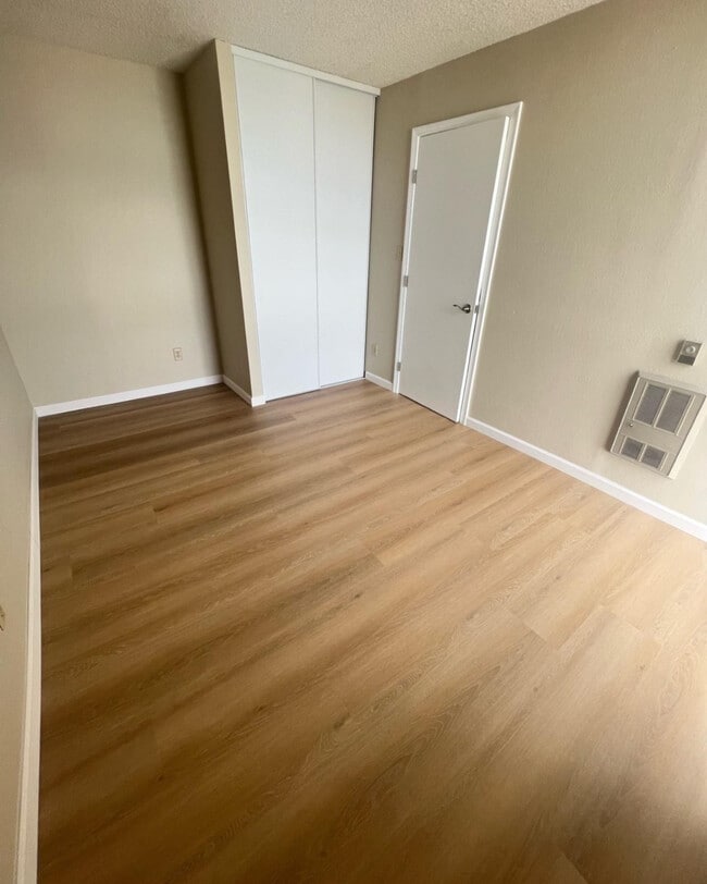 Building Photo - 555 Pierce St