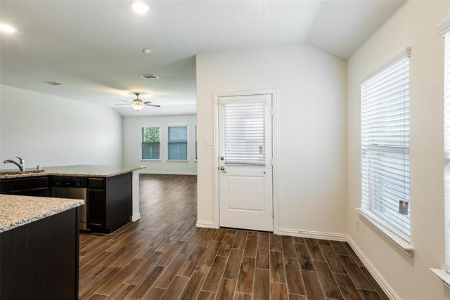 Building Photo - 913 Rosewood St