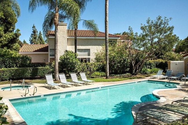 Building Photo - 1370 Montego Ct