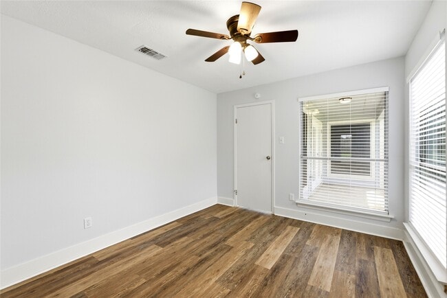 Building Photo - 16625 Ivy Grove Dr