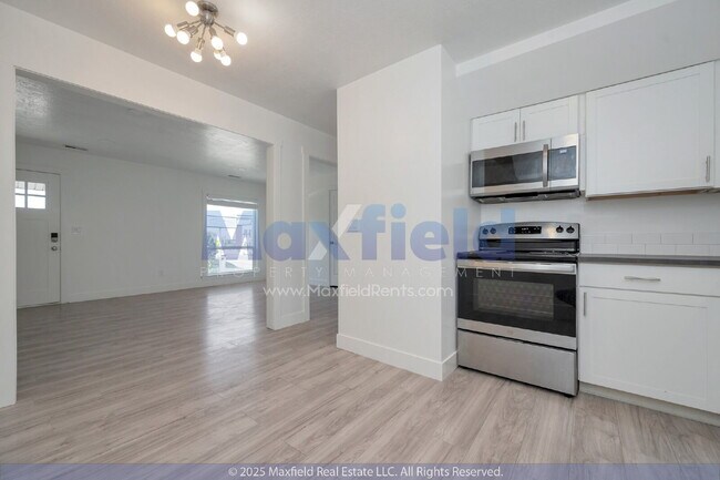 Building Photo - FREE MONTH! North Salt Lake 2 BD 1 BA - $500.00 Security Deposit OAC -Brookside Lofts Unit 01