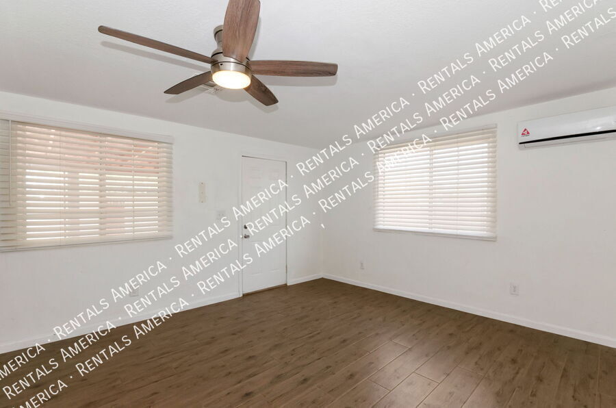 Building Photo - 525 E Linden St