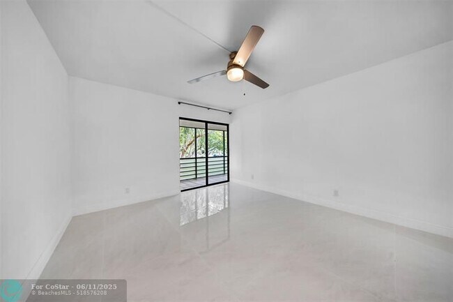 Building Photo - 2300 S Cypress Bend Dr