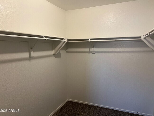 Building Photo - 10422 E Bramble Ave