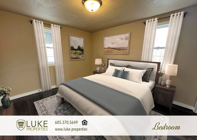 Building Photo - 310 W 18th St