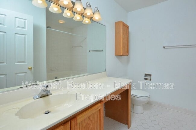 Building Photo - 425 Summerwalk Cir