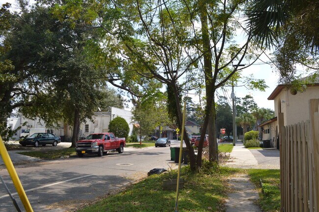 Building Photo - 3648 Riverside Ave