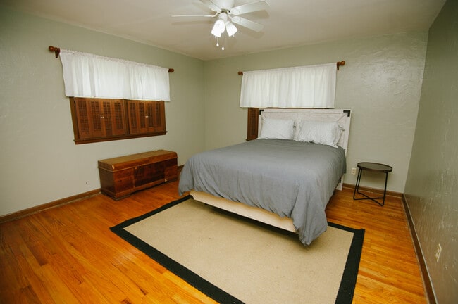 Building Photo - 524 S Ridge Dr