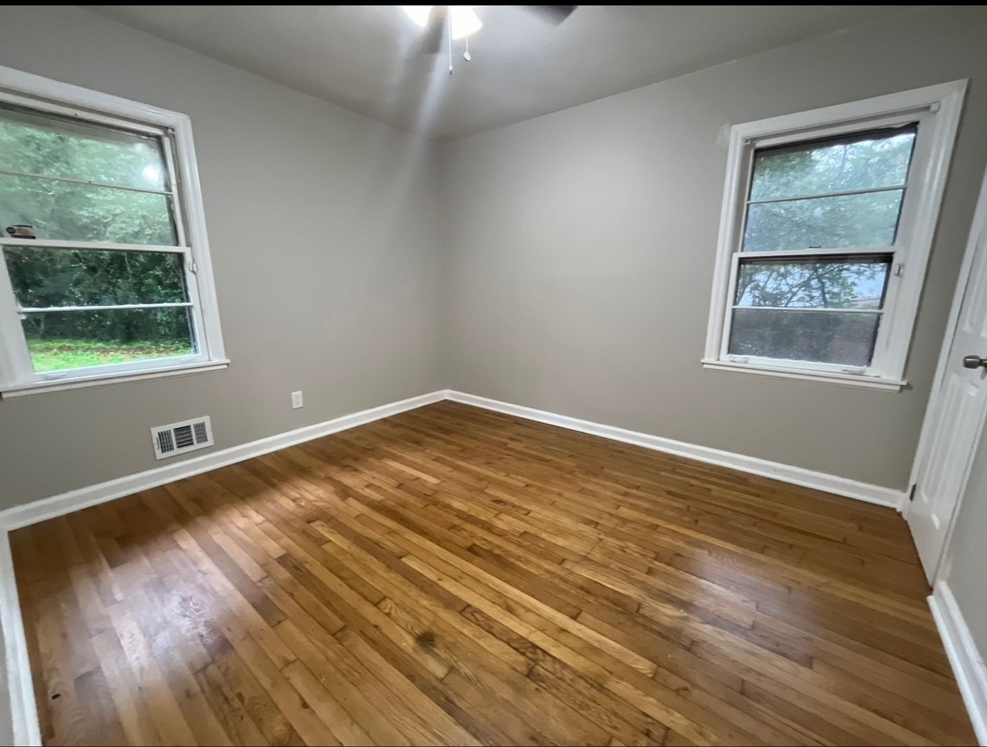 Building Photo - COMING SOON: Classic charm, peaceful living, your Forest Park retreat awaits in this spacious 3-b...