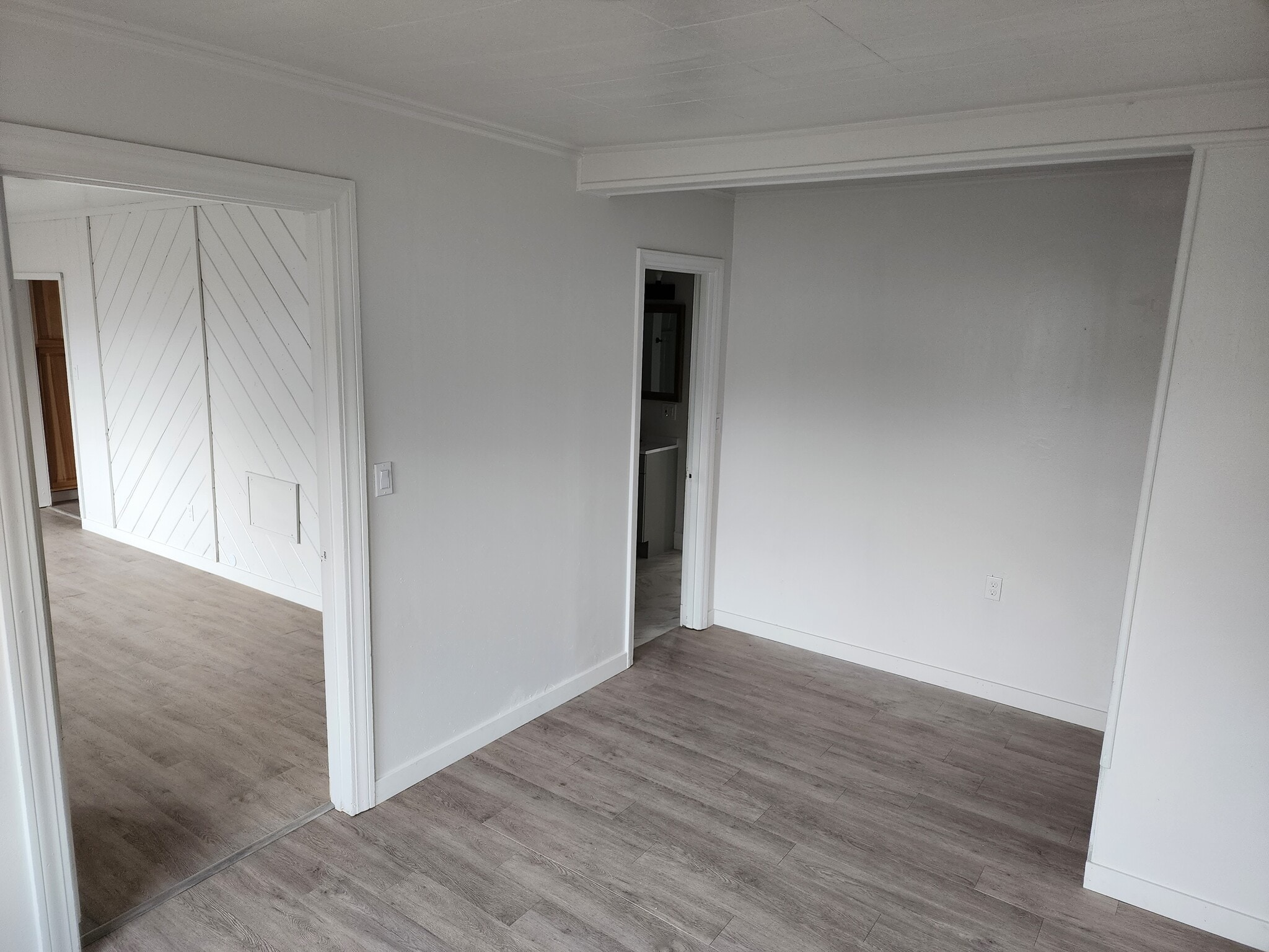 Bedroom 1b - 4988 Weyerhaeuser Rd