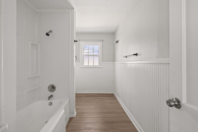 Building Photo - *PRE-LEASING* Updated Home w/ Large Bedrooms, Minutes from Texas Tech