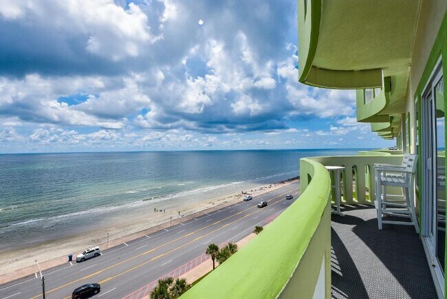 Building Photo - 9420 Seawall Blvd