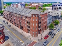 Building Photo - 360 S Elm St