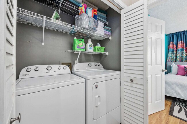 Building Photo - 414 28th Ave N