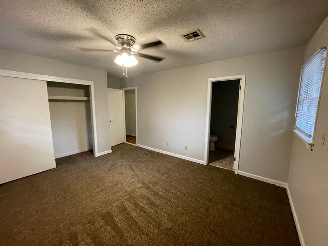 Building Photo - Great Refreshed Home