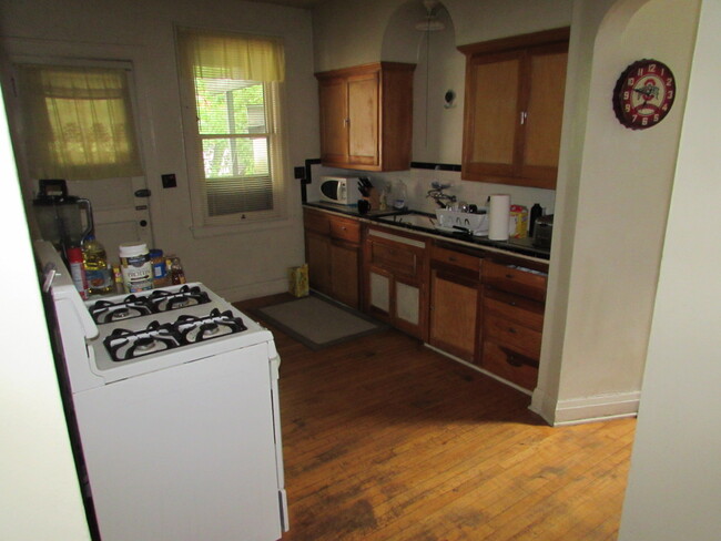 Kitchen - 421 W Gilman St