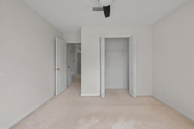 Building Photo - 6740 Scotts Pl