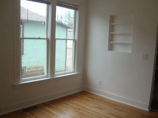 Building Photo - Live With Your Crew – 6 Bed Student Rental Near UNC!