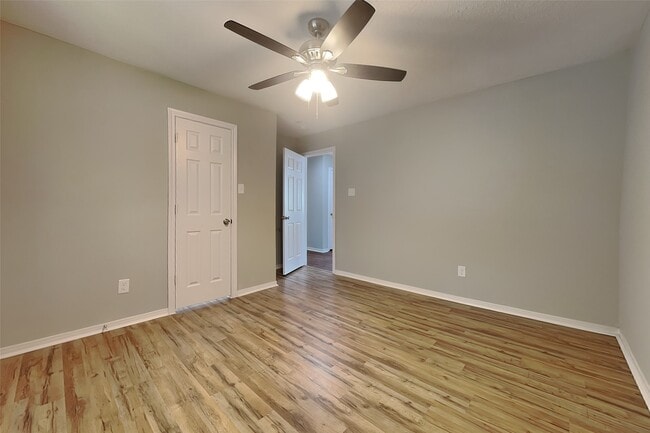 Building Photo - 1210 Colonial Heights Dr