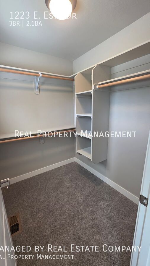 Building Photo - 1223 E Esty Dr