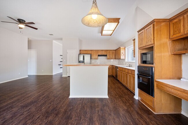 Building Photo - Dream Home Alert in Pflugerville