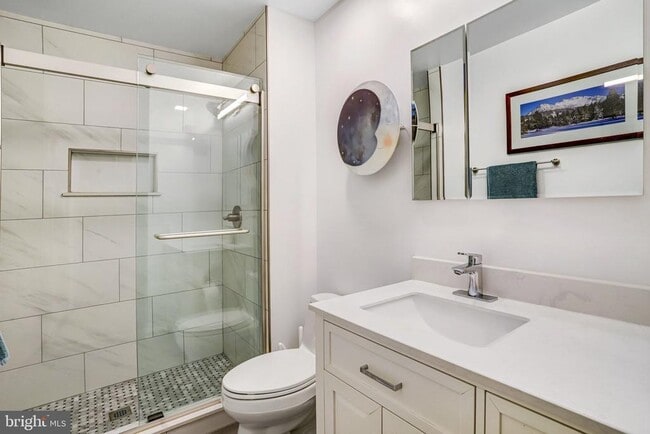 Building Photo - 1505 N Colonial Terrace