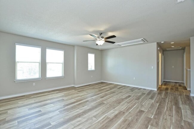 Building Photo - 11732 Saddle Rock Dr