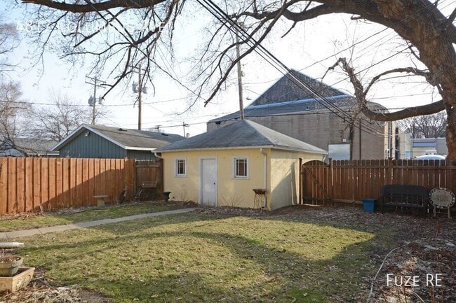 Building Photo - 4817 Columbus Ave S