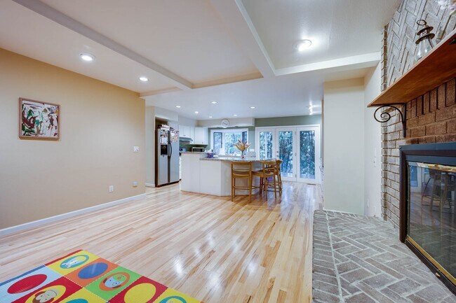 Building Photo - Spacious Luxury Living with Dual Master Suites & Private Outdoor Retreat