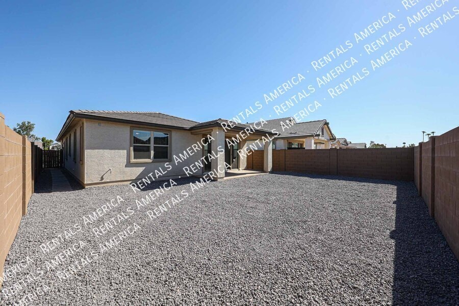 Building Photo - 5411 W Royal Palm Rd