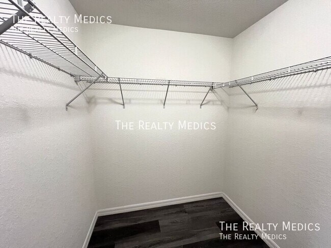 Building Photo - 297 Malauka Loop