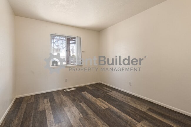 Building Photo - **WE HAVE REACHED THE APPLICATION LIMIT.  APPLY AT YOUR OWN DISCRETION