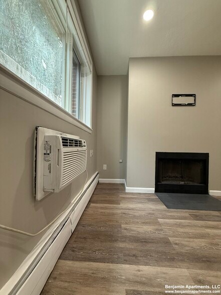 Building Photo - 50 Evergreen St