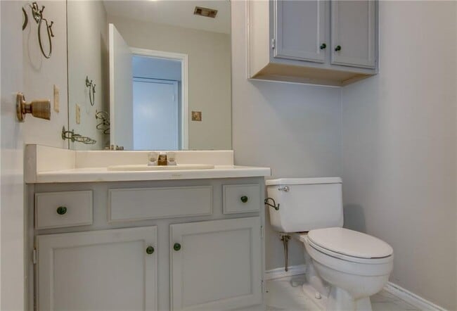Building Photo - 6415 Jennings Dr