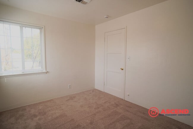 Building Photo - 2301 Olympic Dr