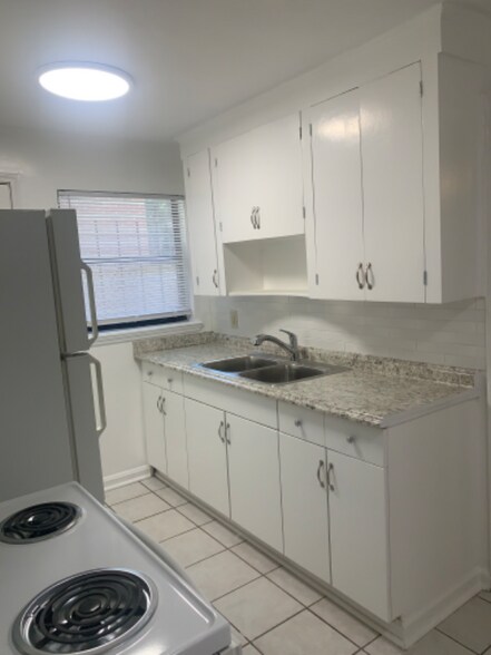 Building Photo - 2554 Ernest St