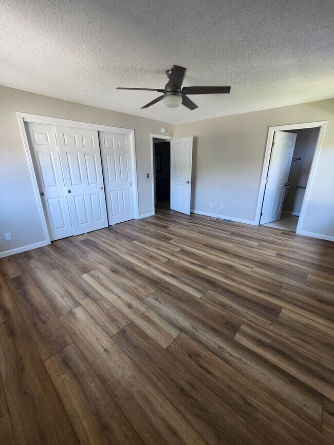 Building Photo - Royal Homes Two Story Condo Designer Quality