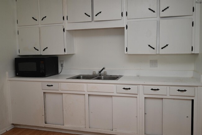 Building Photo - 1512 Parkdale Dr