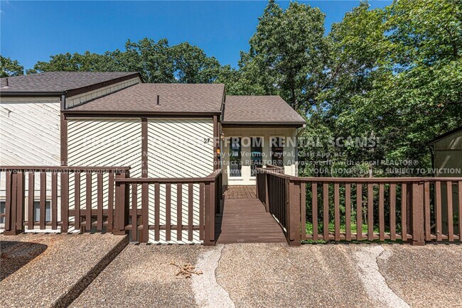 Building Photo - 27 Estes Dr