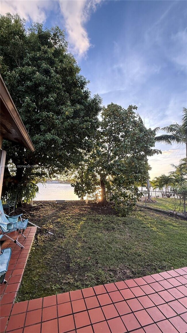 Building Photo - 4540 SW 133rd Ave