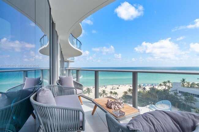 Building Photo - 17475 Collins Ave