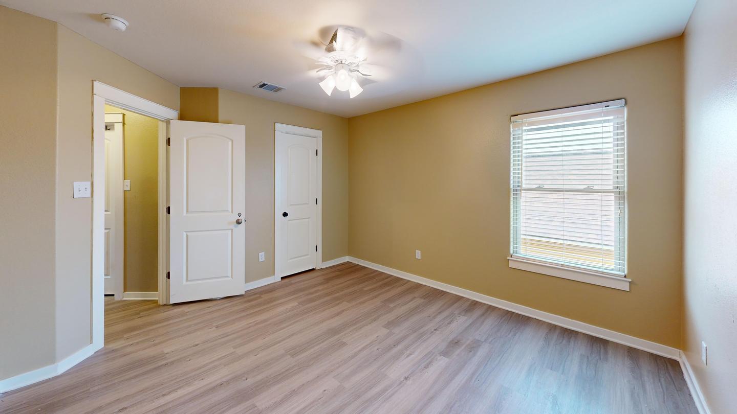 Building Photo - Beautifully updated home in a peaceful Geo...