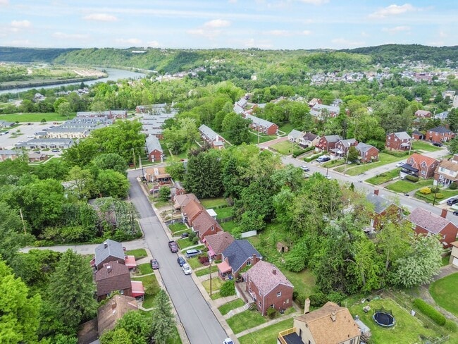 Building Photo - AVAILABLE NOW! Fully RENOVATED 3 bedroom in McKeesport!