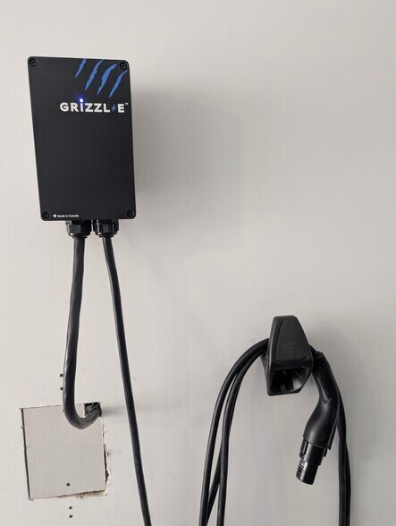 Level 2 EV Car Charger - 99 Hague St