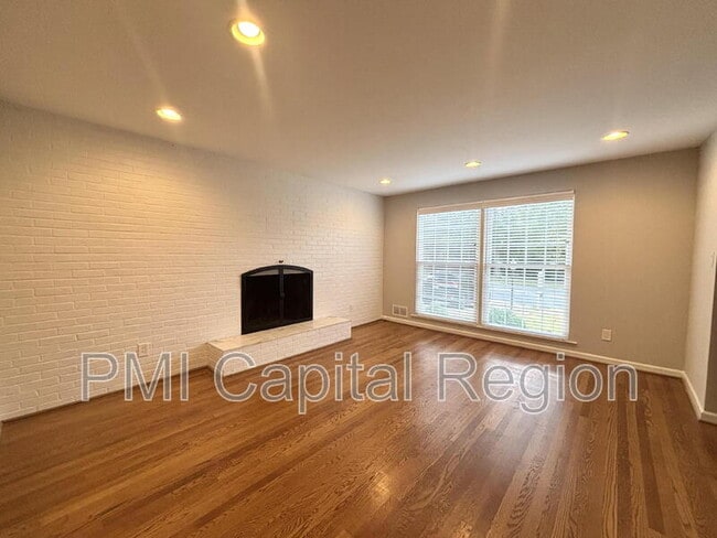 Building Photo - 7021 Whittier Blvd