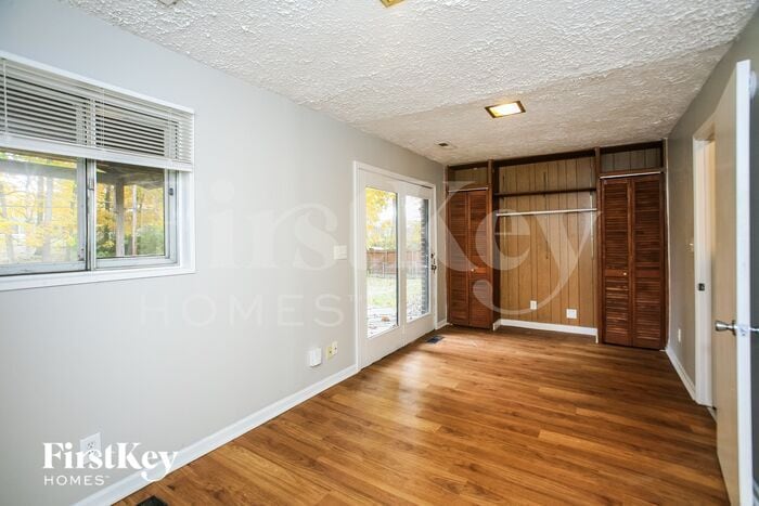 Building Photo - 7036 Tina Dr